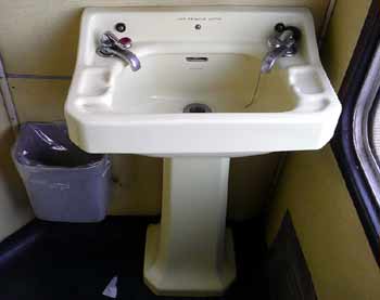 railway hand basin British Mk1