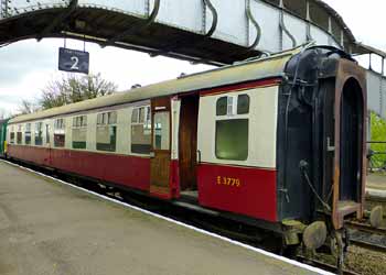 Mk1 TSO carriage E3779 crimson cream livery