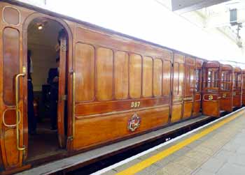 Ashbury brake third carriage 387 open guard door