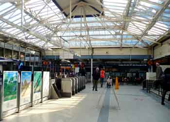 Richmond station London circulating area