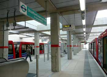 platform view Stratford International station.
