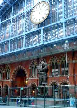 Meeting Place bronze sculpture St Pancras.