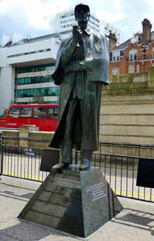 Statue of Sherlock Holmes London.