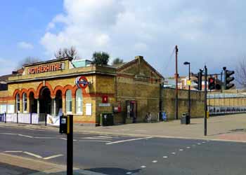 Rotherhithe Station - Railway Avenue.