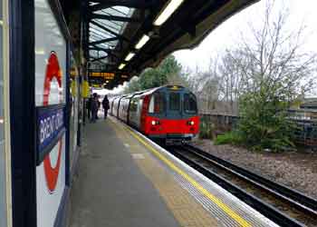 Brent Cross station platform.