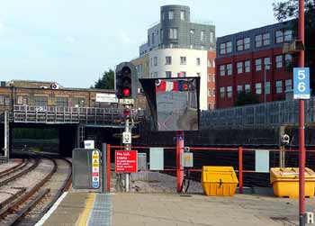 Electrified power supply tracks end at Harrow On The Hill station 