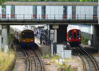 Track sharing at Gunnersbury station.