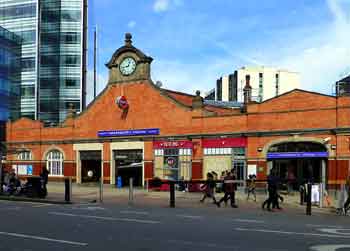 Hammersmith (Met) railway station.