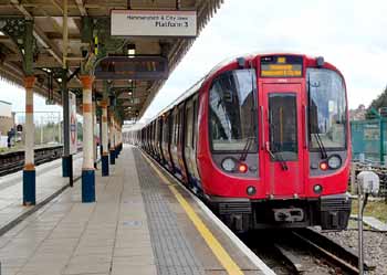 train in bay platform at Plaistow station.