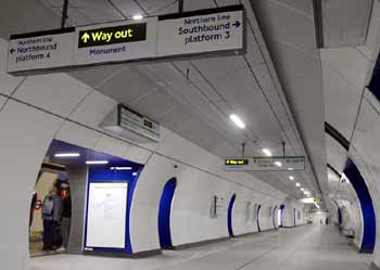 Former platform tunnel Bank station