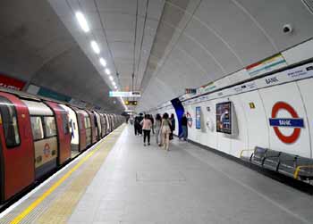 New extra wide southbound tunnel Bank station