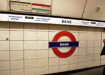 platform wall Bank station - tiled Griffin design.