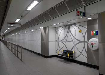 Elizabeth line interchange passage Paddington.