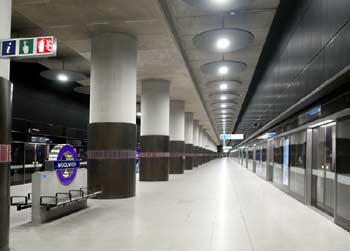 Elizabeth line London Woolwich station platform.