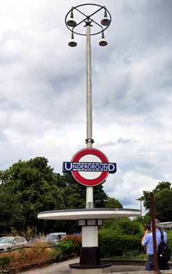 Oakwood station Art Deco lighting column.