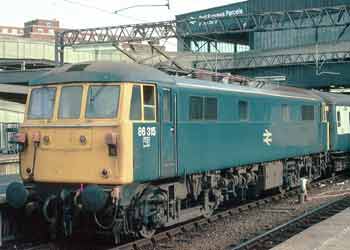 British Rail 86 315 at Euston station.