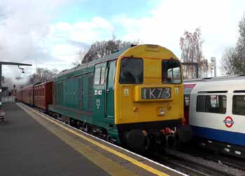 20 142 diesel locomotive pass tube train